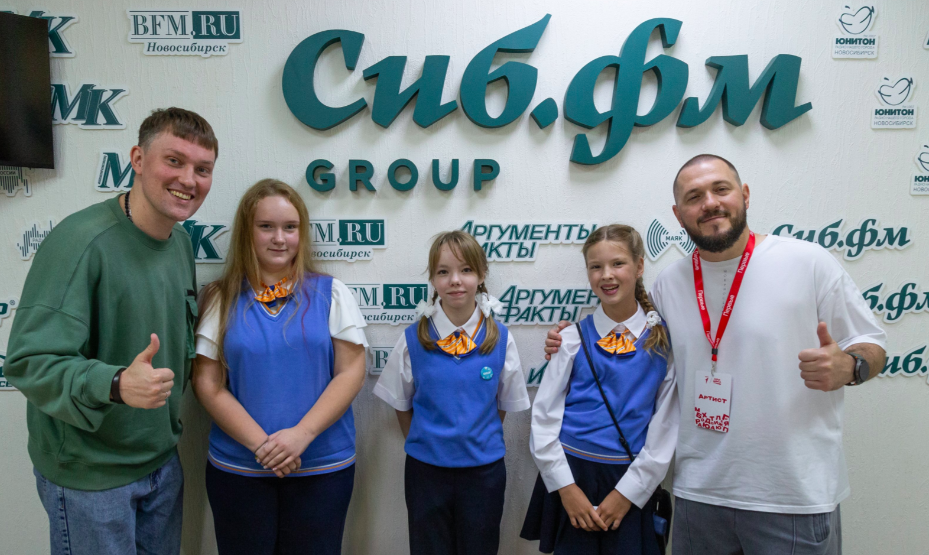 Фото «Хочется хейта публики»: группа «Интонация» зажгла на Михайловской набережной и дала интервью юнкорам 8